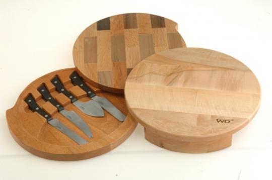 Tabla tres alturas con cuchillos