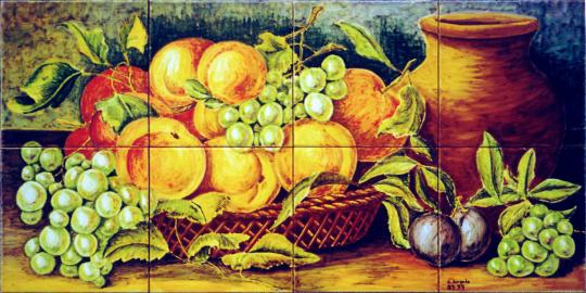 Bodegón con frutas, cerámica y cesto de mimbre