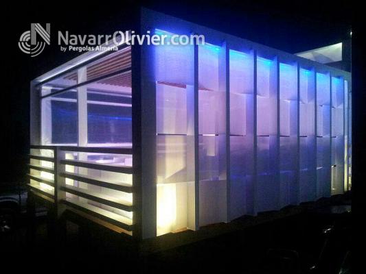 Terraza de noche chiringuito - by navarrolivier.com