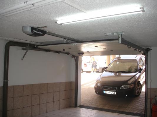 instalacion motores en puertas garaje navarra