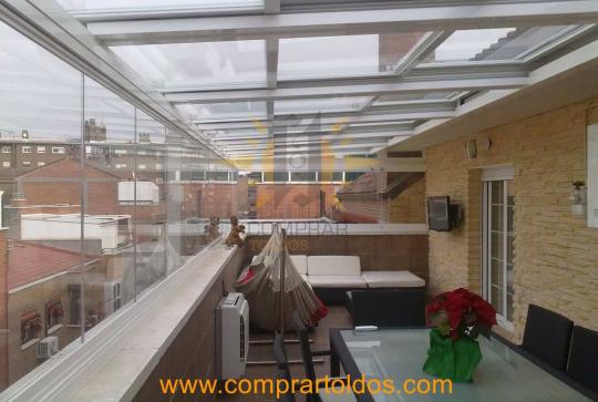 Techo móvil con cortina de cristal
