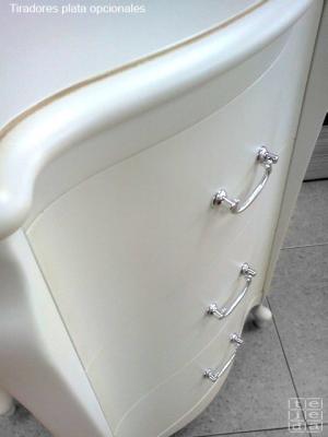 Mesilla blanca con tirador plata