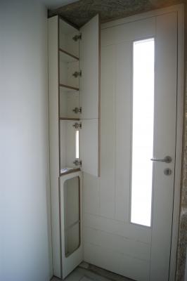 Mueble a medida: Módulo buzón/paragüero
