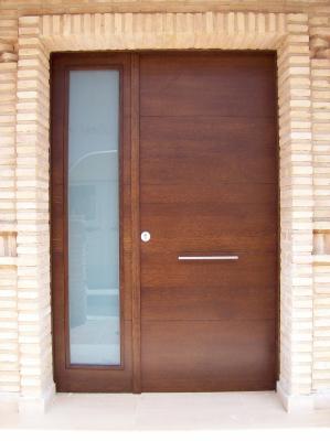 PUERTAS DE EXTERIOR