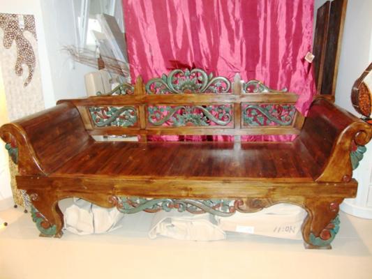 Cama Balinesa
