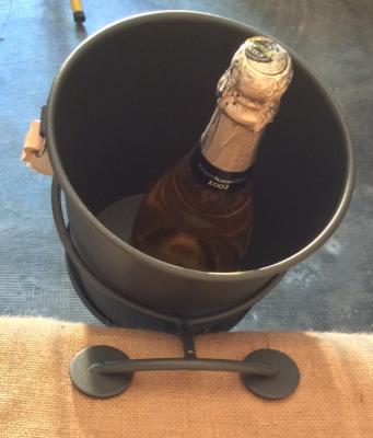 Soporte cubitera a la mesa
