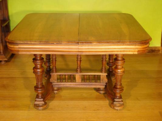 MESA COMEDOR EN NOGAL MACIZO ESTILO RENACIMIENTO. FRANCIA. SIGLO XIX