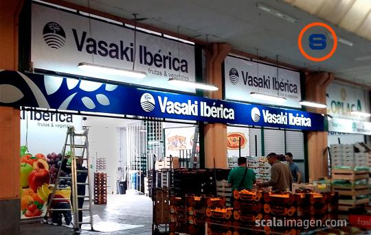 Rotulación de puesto en Mercamurcia. scalaimagen.com