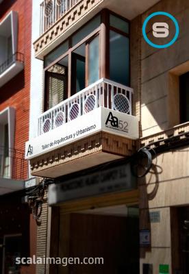 Rótulo luminoso de metacrilato en Lorca, Murcia