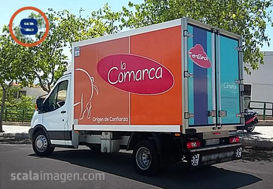 Aplicaión de nueva identidad corporativa en vehículos comerciales. scalaimagen.com