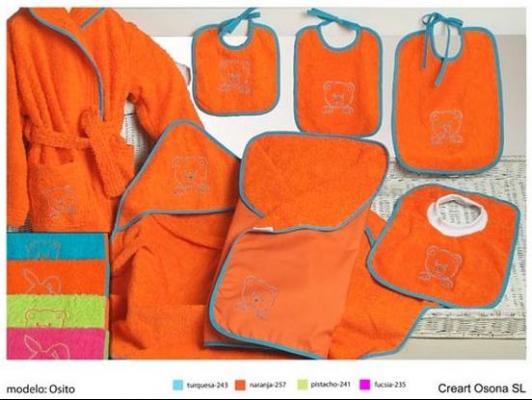 Baberos de colores bordados, Creart Osona