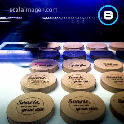Grabado láser sobre madera. scalaimagen.com Lorca Murcia