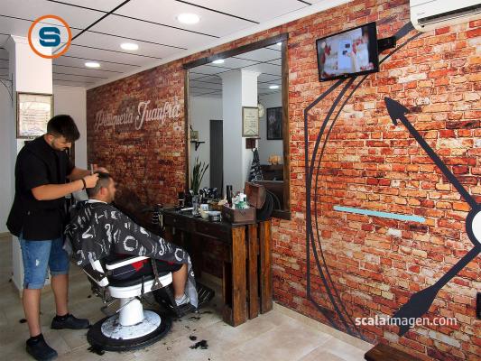 Decoración de con fotomural para peluquería Juanfra, Lorca
