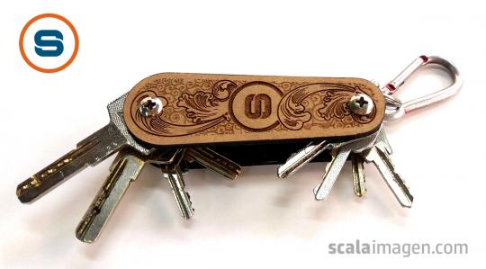 Grabado láser sobre madera en Lorca, Murcia. scalaimagen.com