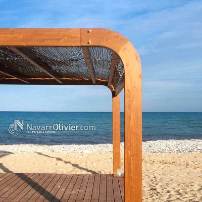 Pergola desmontable de diseño redondeado para chiringuito de temporada