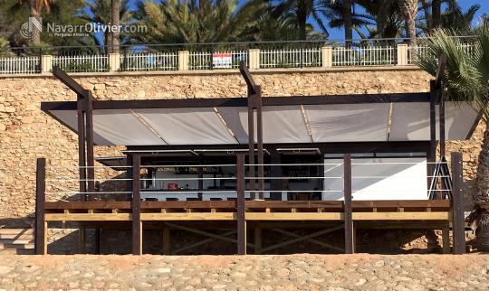 Chiringuito modular desmontable con terraza y sombraje