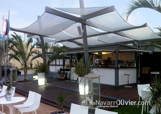 Chiringuito con pérgola adosada en Garrucha, Almería.