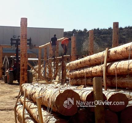 Fabricaciión de estructura de troncos para restaurante