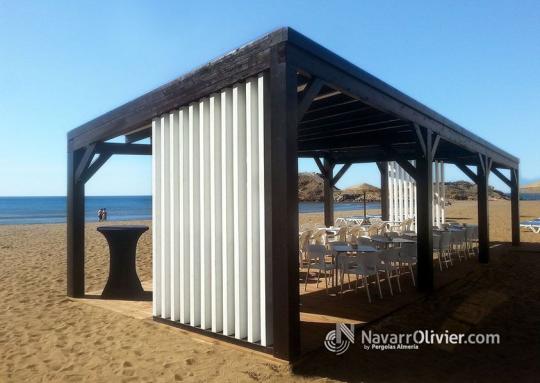 Pérgola de madera tratada para exterior