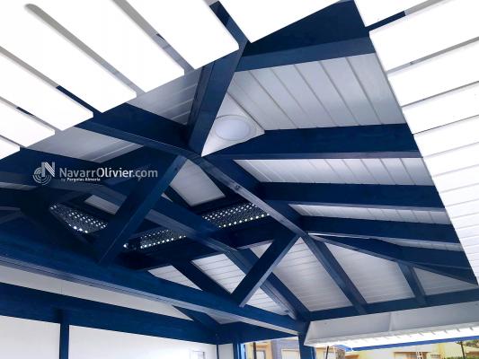 Interior de chiringuitos de madera de 15 m2 para puerto de Almería