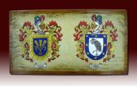 PAREJE DE ESCUDOS DE APELLIDOS PINTADOS A MANO SOBRE TABLA DE MADERA